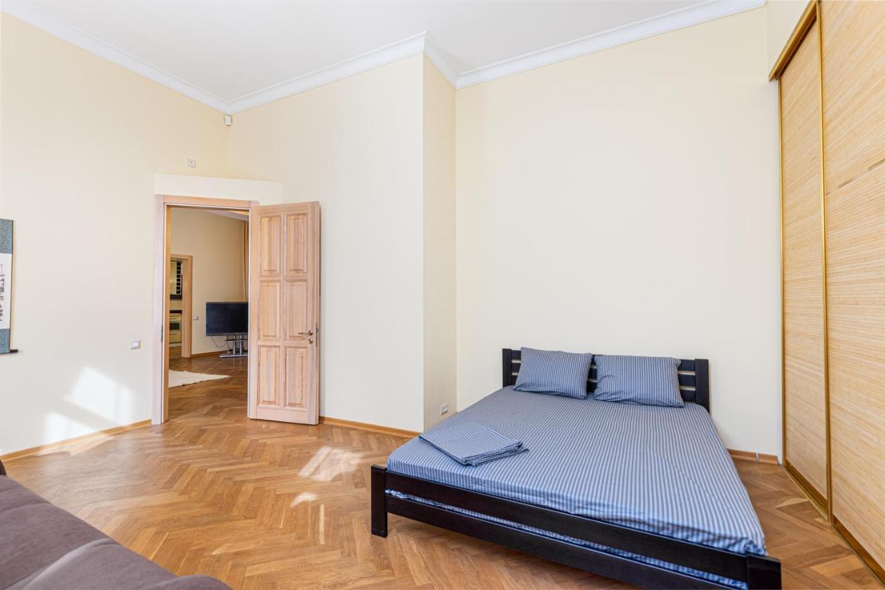 Grecheskaya Street Art Apartment 敖德萨 外观 照片