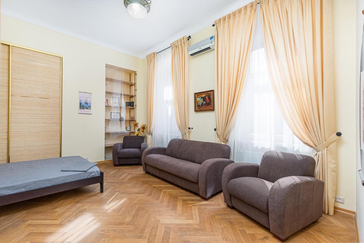 Grecheskaya Street Art Apartment 敖德萨 外观 照片